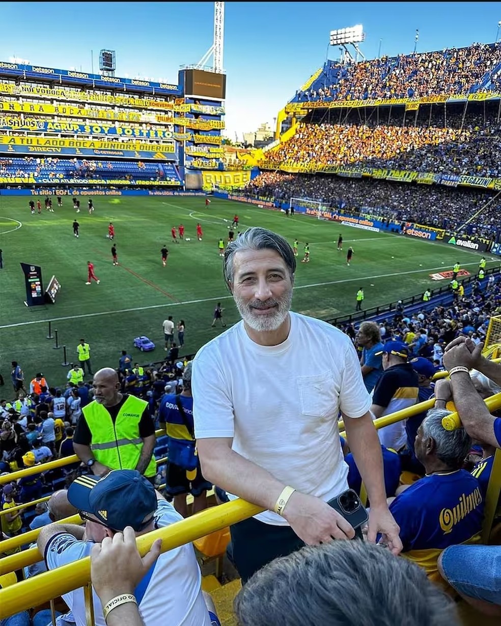 Técnico da Suíça, Murat Yakin visitou a Argentina em 2025 e assistiu a um jogo do Boca Juniors na Bombonera — Foto: Reprodução/Instagram
