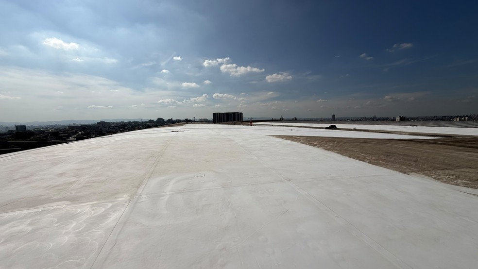 Área limpa da cobertura da Neo Química Arena, a casa do Corinthians — Foto: Rick Rayson / Neo Química Arena