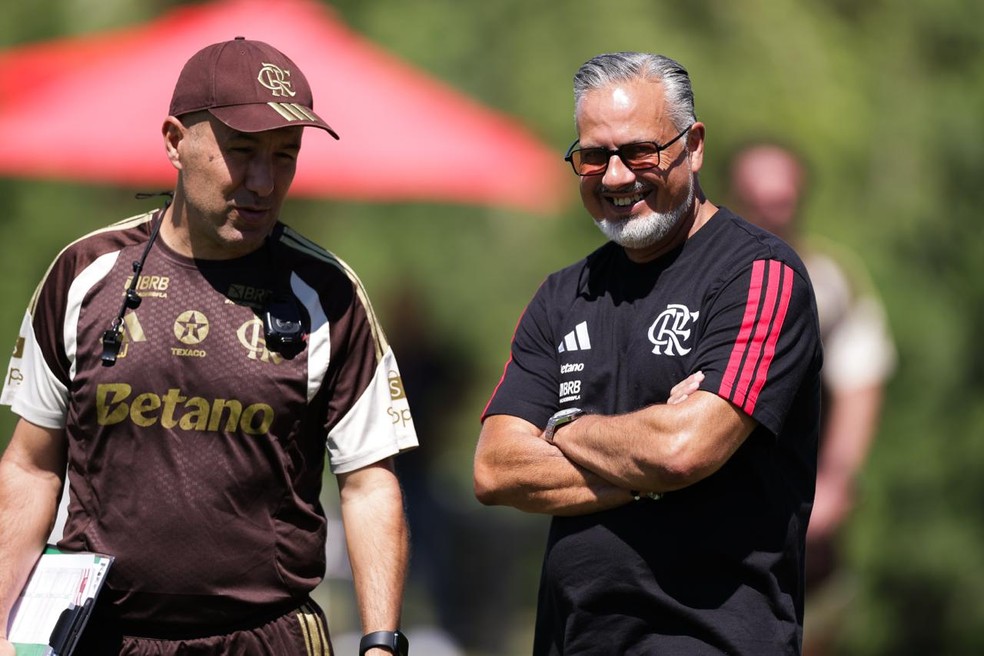Leonardo Jardim e José Boto em treino do Flamengo — Foto: Gilvan de Souza/Flamengo