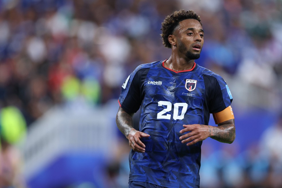 Ryan Mendes, capitão de Cabo Verde, em jogo contra a Arábia Saudita na Copa do Mundo — Foto: Rico Brouwer/Soccrates/Getty Images
