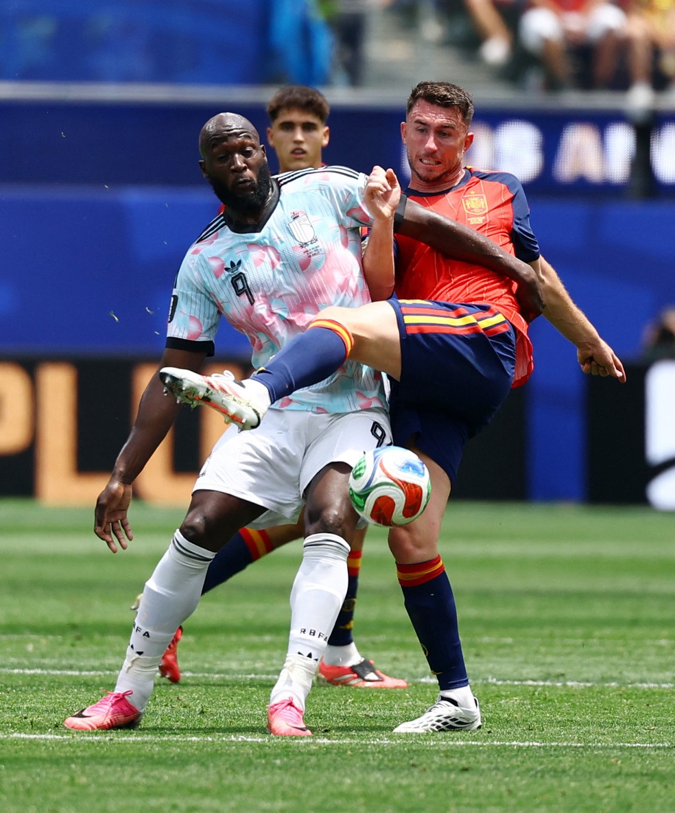 Lukaku, atacante da Bélgica, em jogo contra a Espanha — Foto: REUTERS/Kai Pfaffenbach