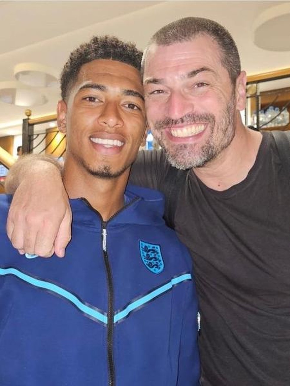 Jude Bellingham, meia da Inglaterra com o pai Mark Bellingham — Foto: Reprodução/Instagram