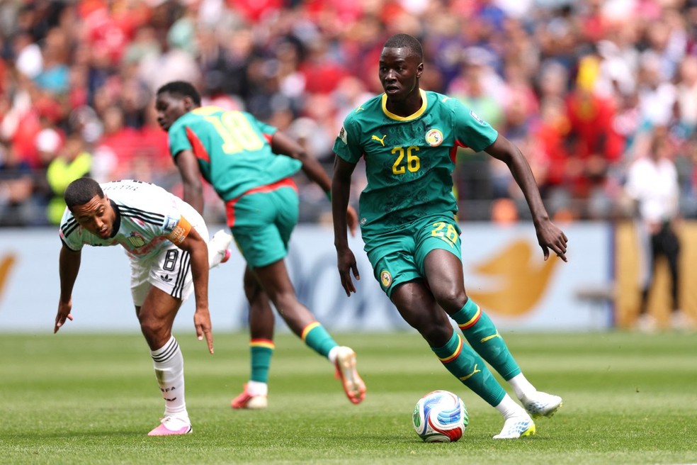 Pape Gueye diz que deixará de defender a seleção de Senegal por conta da comissão técnica