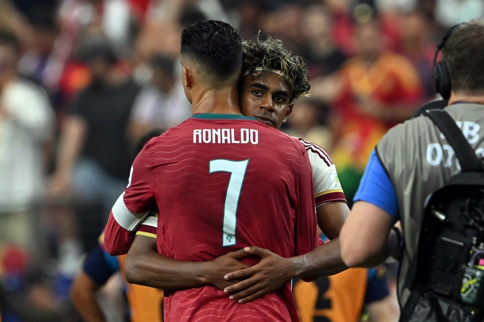 Lamine Yamal consola Cristiano Ronaldo após Espanha x Portugal