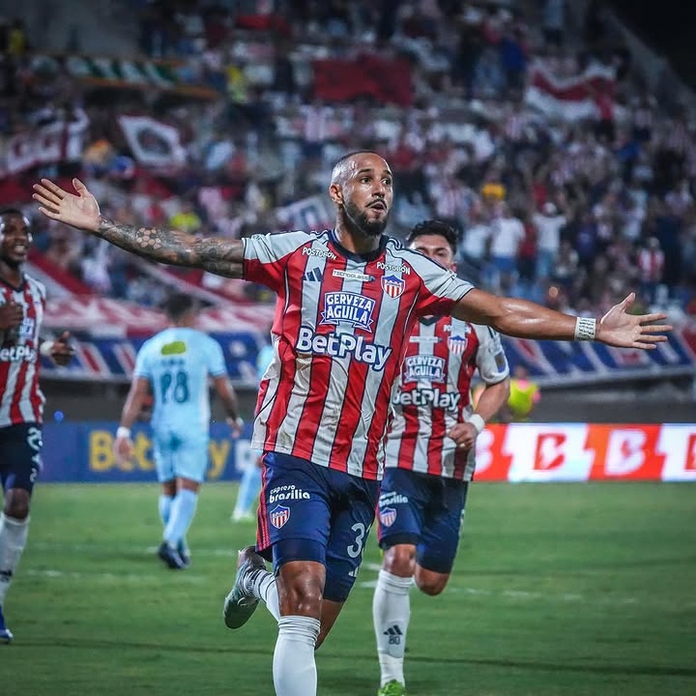 Lucas Monzón, zagueiro do Junior Barranquilla, alvo do Botafogo — Foto: Arquivo Pessoal