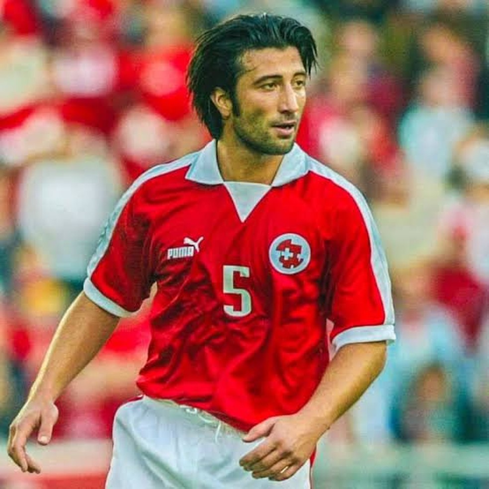 Murat Yakin jogou pela seleção suíça, mas não disputou Copa do Mundo — Foto: Reprodução/X